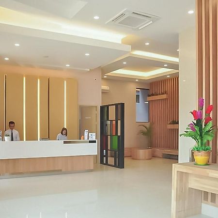 Hotel Mutiara RedPartner Padangsidimpuan Esterno foto