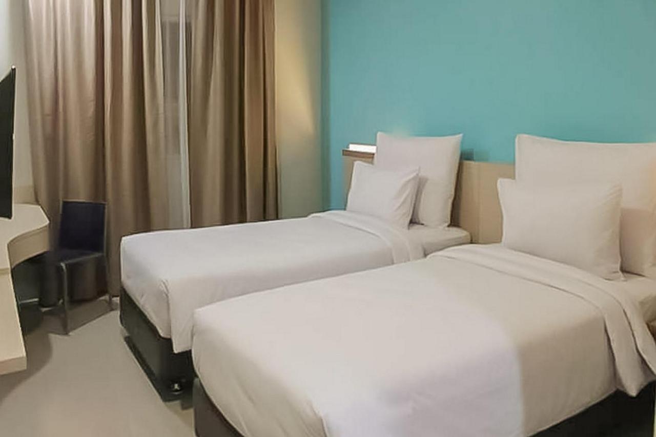 Hotel Mutiara RedPartner Padangsidimpuan Esterno foto