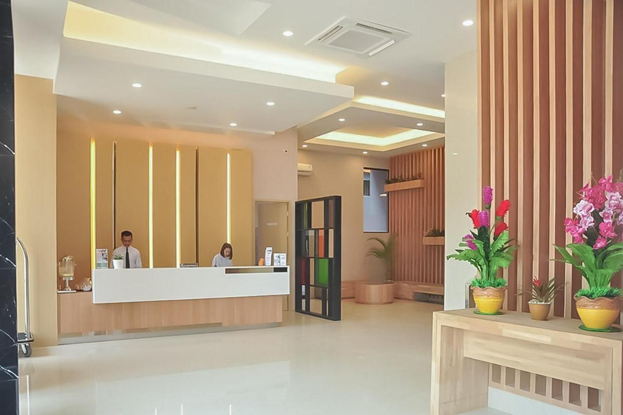 Hotel Mutiara RedPartner Padangsidimpuan Esterno foto